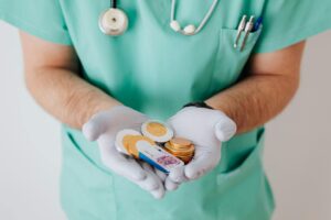 How Medical Equipment Suppliers Help Reduce Healthcare Costs In UK